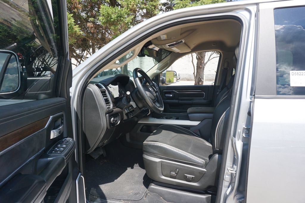 Used 2022 RAM 2500 Laramie AWD/4WD image 2