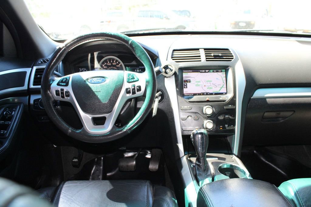 Used 2015 Ford Explorer XLT w/ Equipment Group 202A image 13