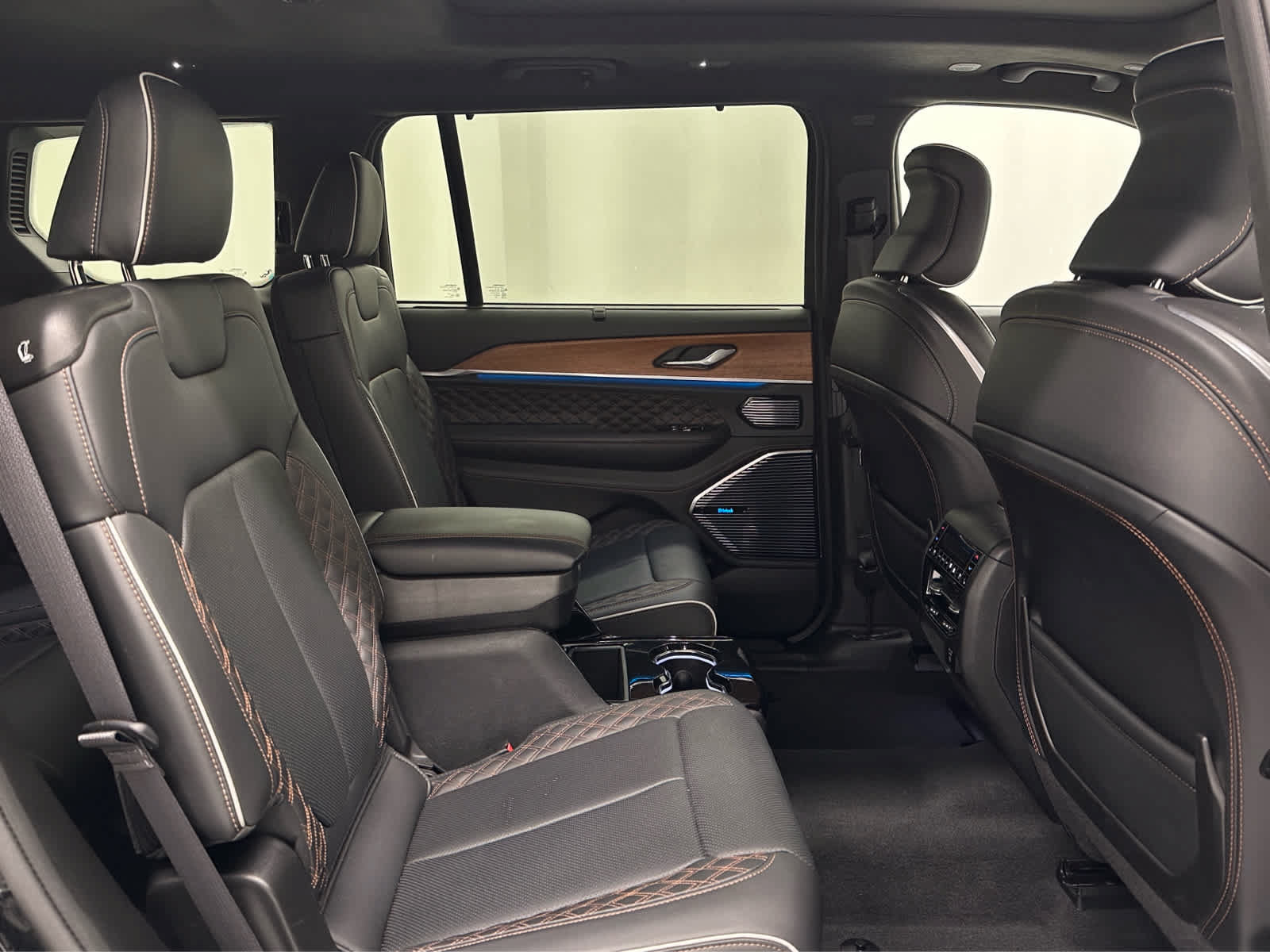 Used 2023 Jeep Grand Cherokee L Summit AWD/4WD image 22