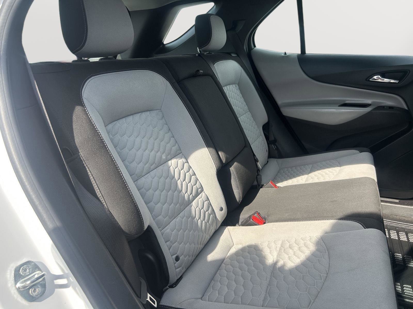 Used 2018 Chevrolet Equinox LS image 11