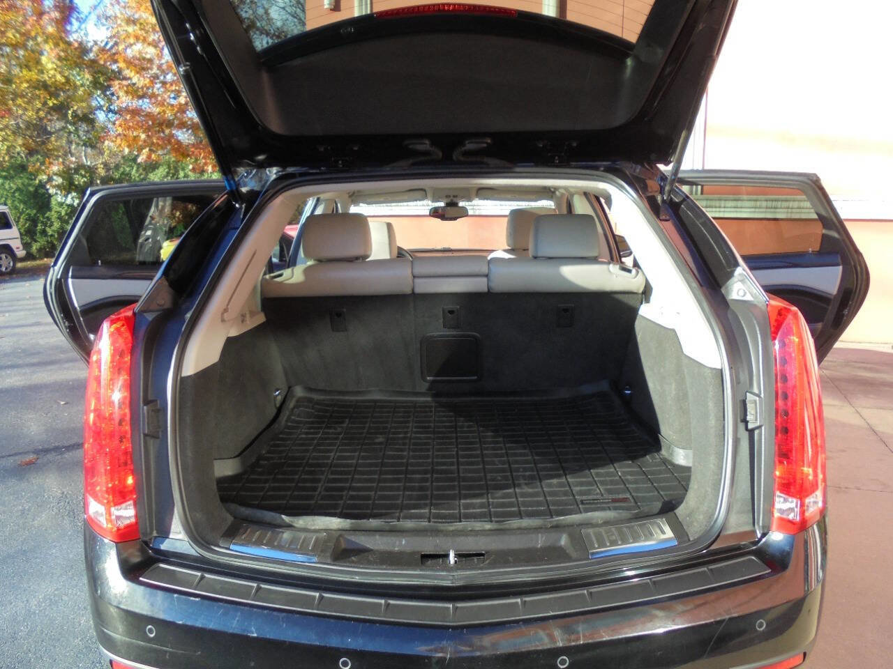 Used 2013 Cadillac SRX Luxury image 37