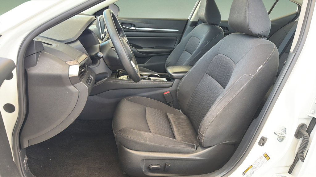 Used 2023 Nissan Altima 2.5 SV AWD/4WD image 16