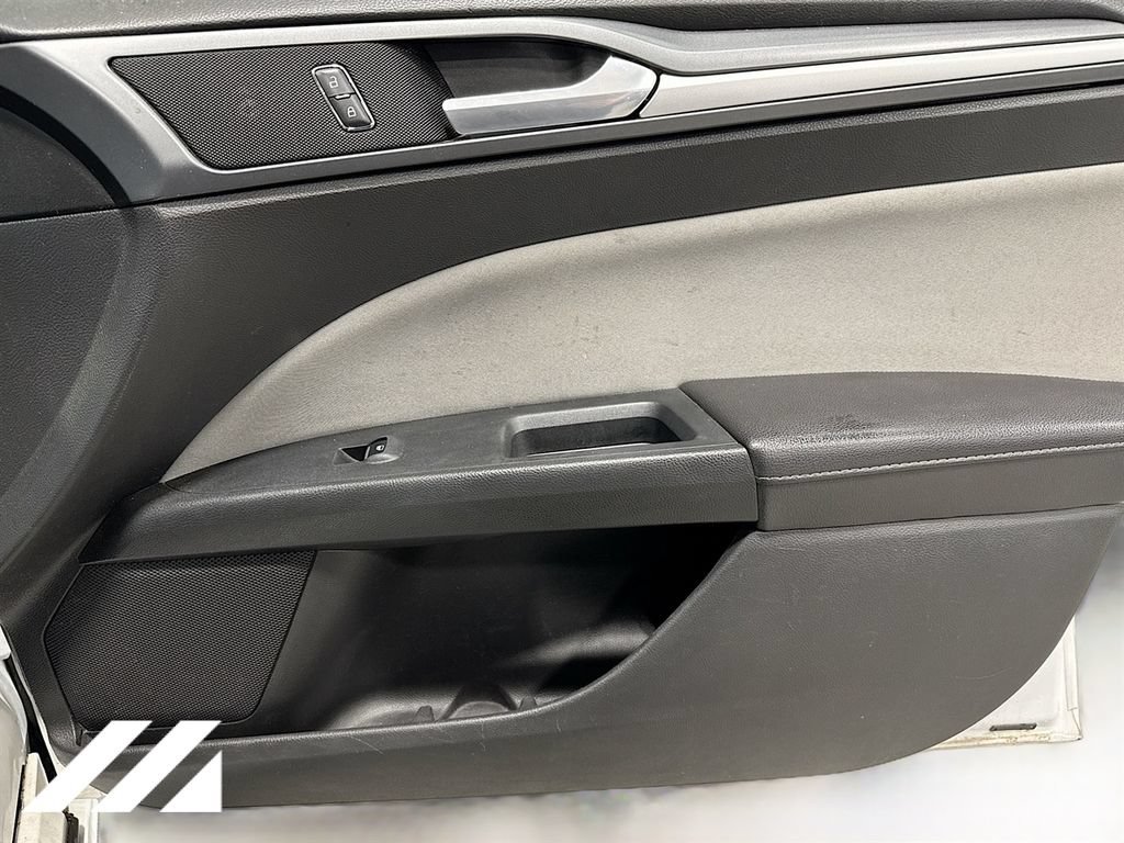Used 2015 Ford Fusion S FWD image 28
