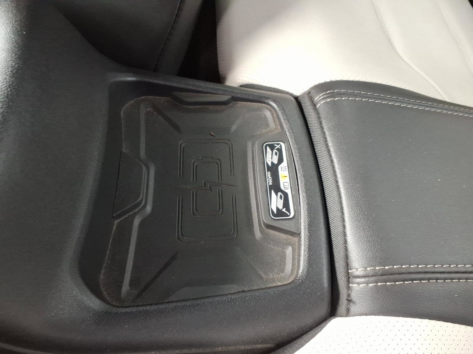 Used 2017 Chevrolet Camaro LT RWD image 19