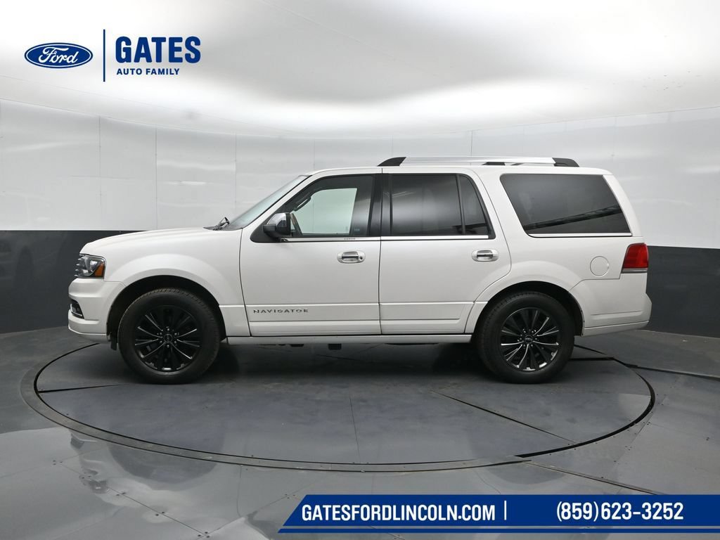 Used 2016 Lincoln Navigator Select AWD/4WD image 7