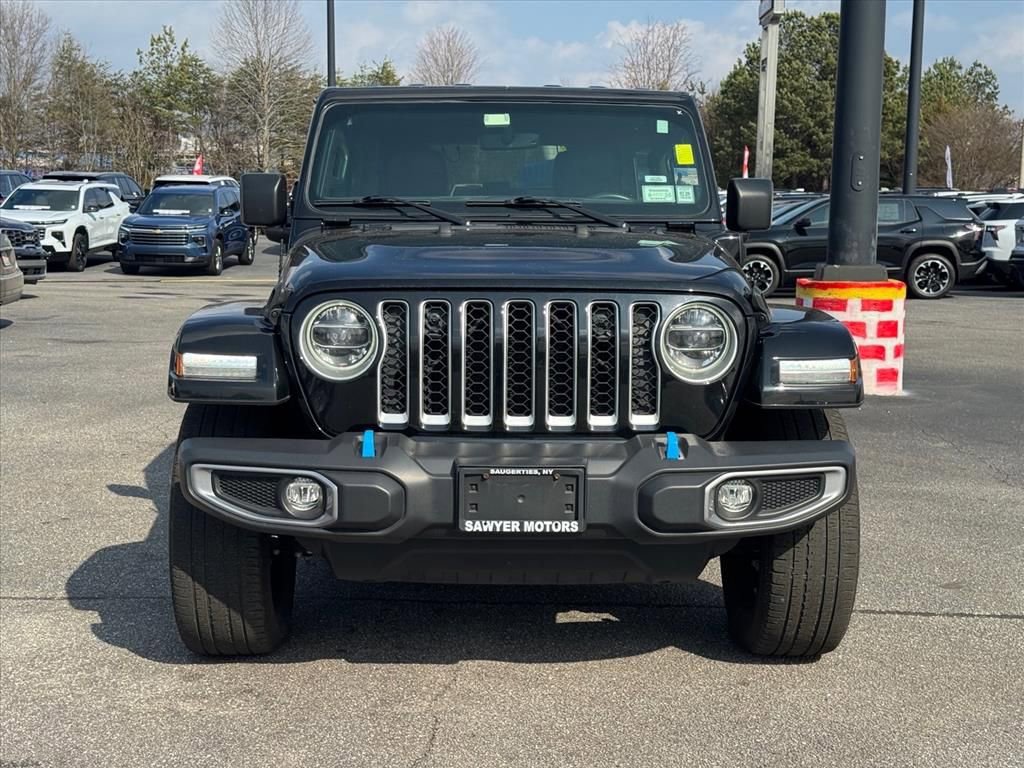 Used 2022 Jeep Wrangler Unlimited Sahara w/ Cold Weather Group image 7