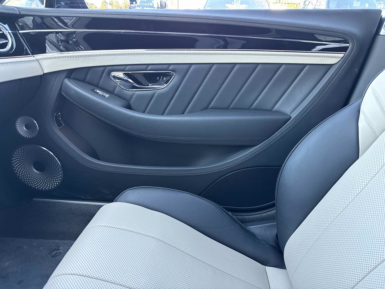 Used 2024 Bentley Continental GT image 19