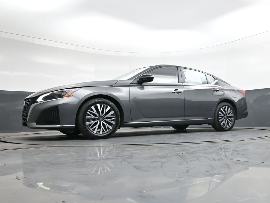 Used 2025 Nissan Altima 2.5 SV image 43