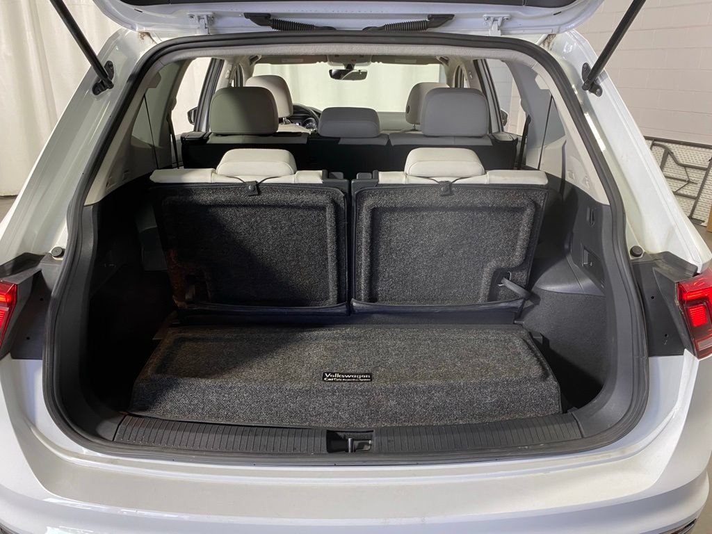 Used 2020 Volkswagen Tiguan SE w/ 3rd Row Seat Package AWD/4WD image 28