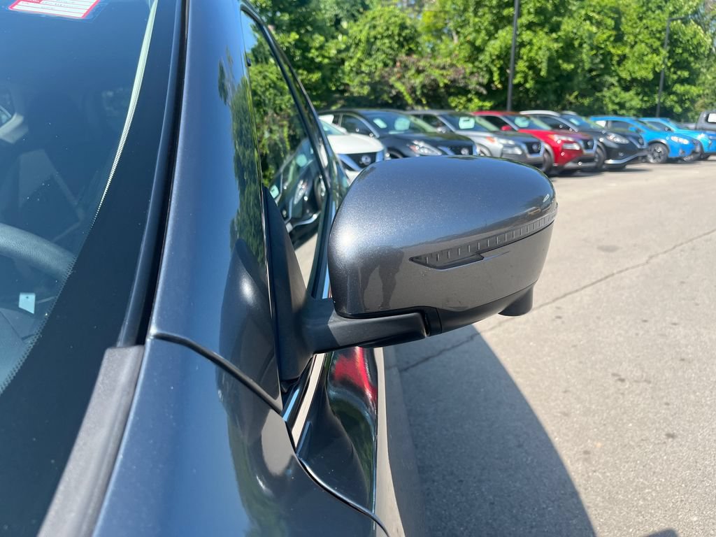 Used 2019 Nissan Rogue SV w/ Premium Package FWD image 31