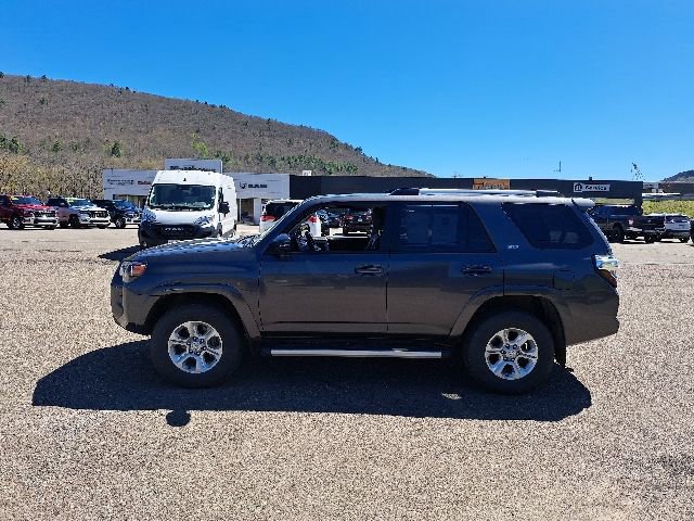 Used 2023 Toyota 4Runner SR5 Premium w/ Moonroof Package AWD/4WD image 7