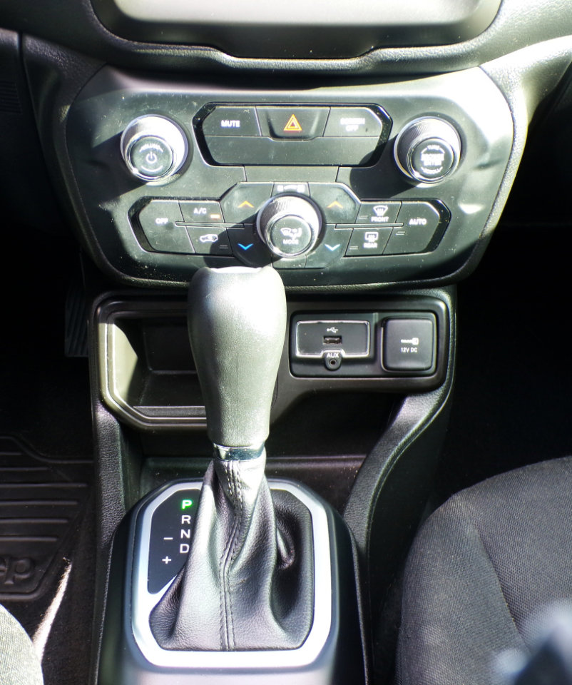 Used 2020 Jeep Renegade Altitude image 19