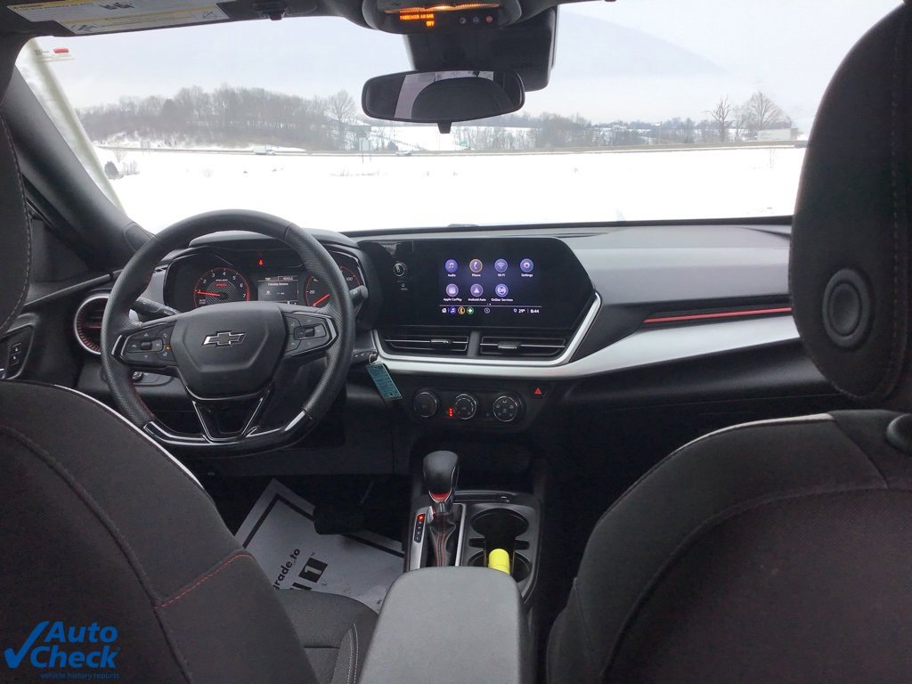 Used 2024 Chevrolet Trax RS w/ Driver Confidence Package image 17