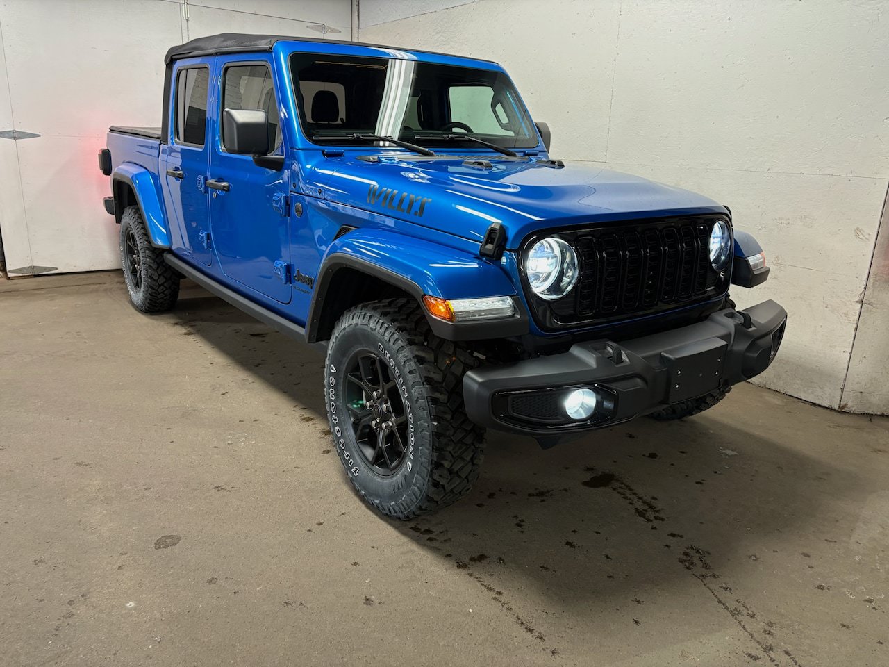 Used 2024 Jeep Gladiator Sport AWD/4WD image 1