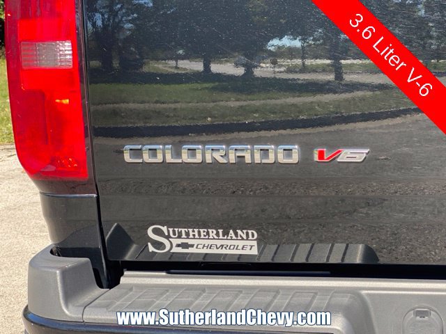 Used 2017 Chevrolet Colorado Z71 AWD/4WD image 12