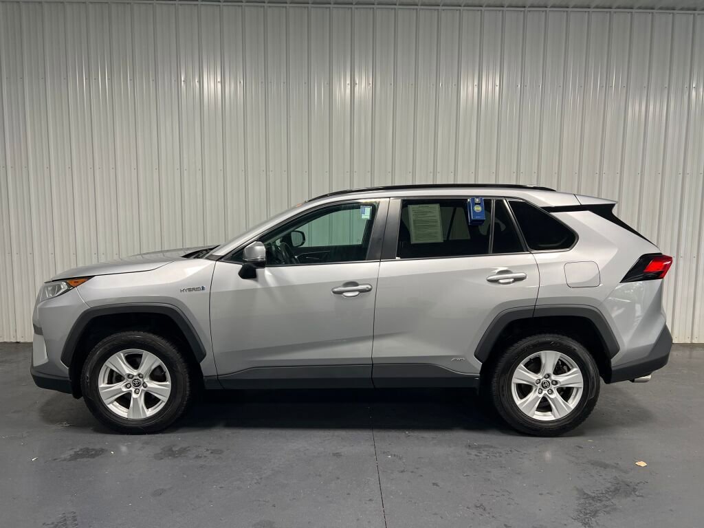 Used 2021 Toyota RAV4 XLE w/ Convenience Package image 25