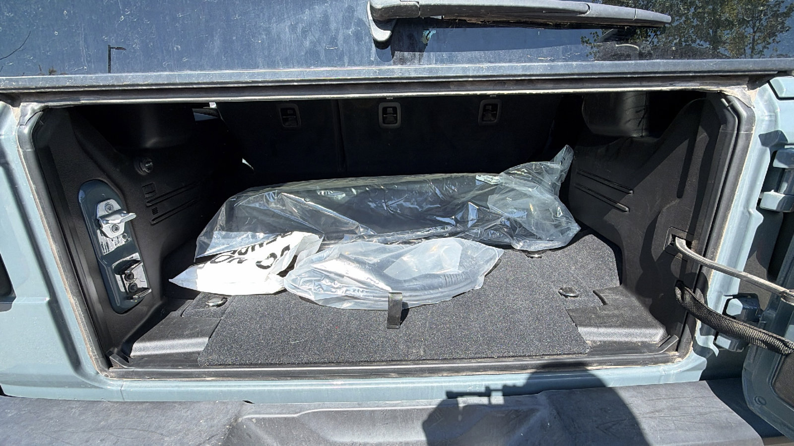 Used 2025 Jeep Wrangler Sahara w/ Safety Group AWD/4WD image 13