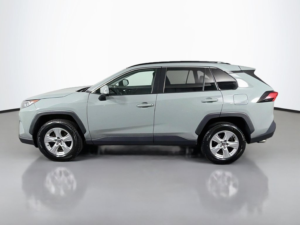 Used 2021 Toyota RAV4 XLE AWD/4WD image 4