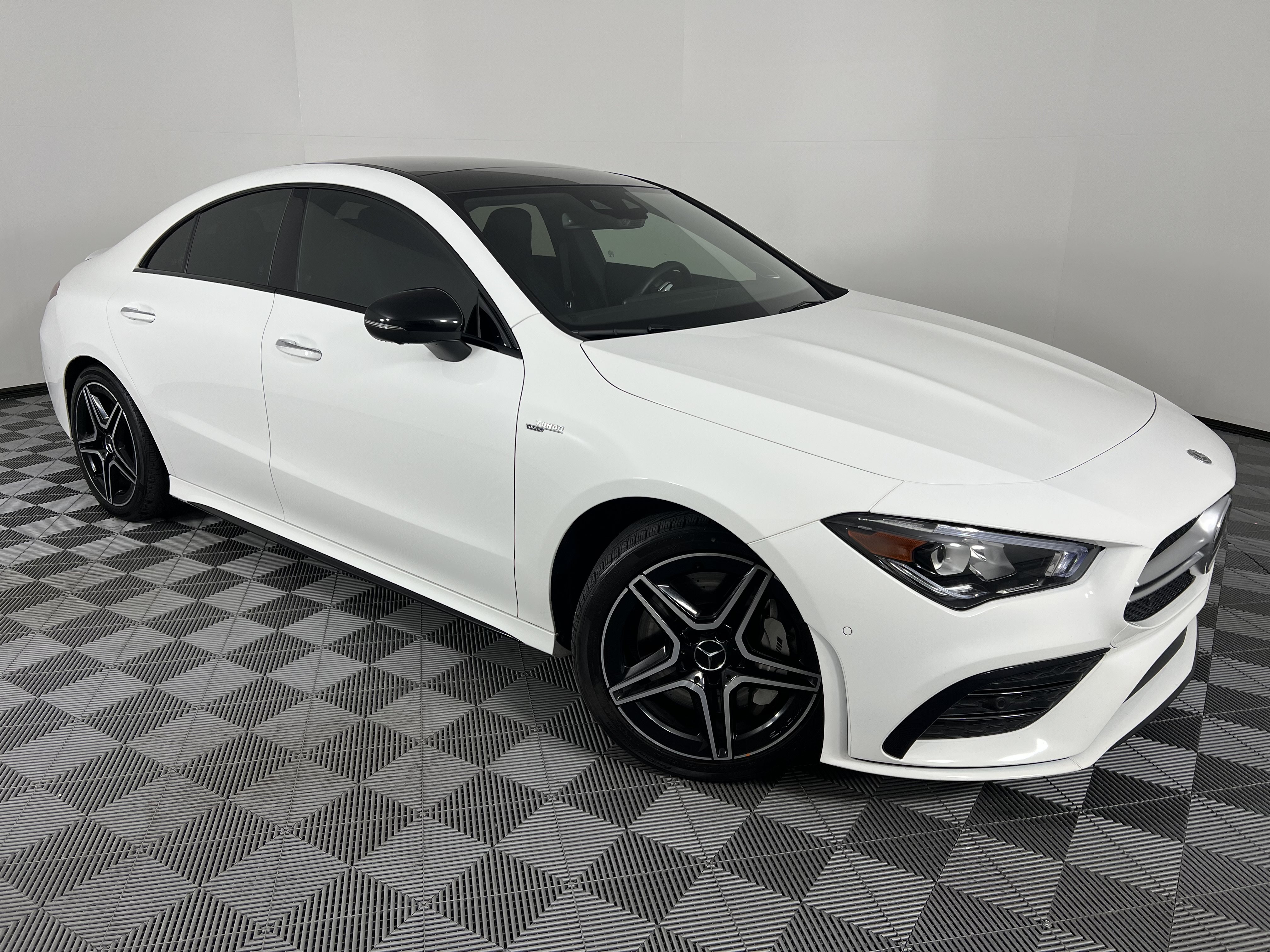 Used 2020 Mercedes-Benz CLA 35 AMG 4MATIC image 2