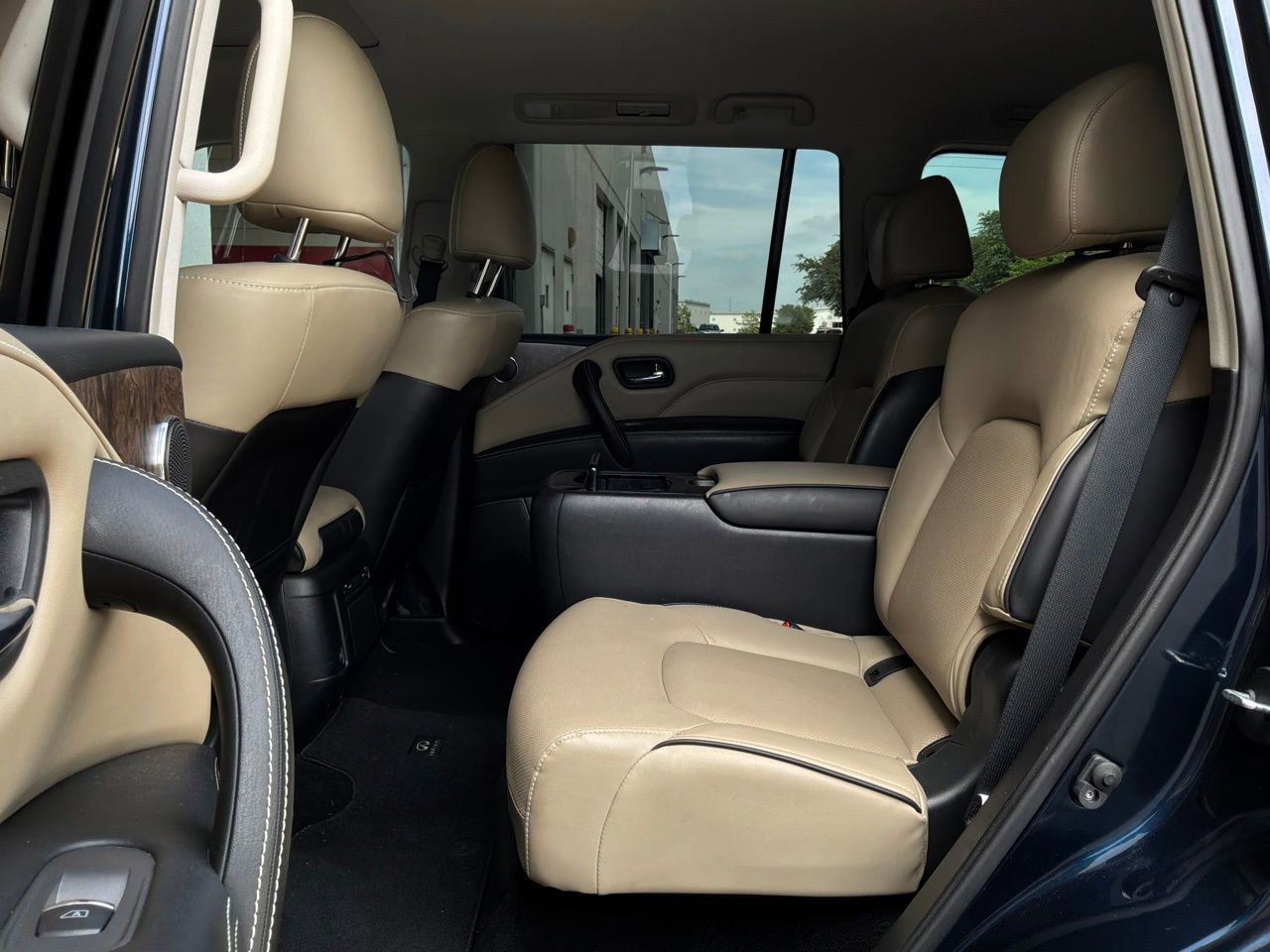 Used 2023 INFINITI QX80 Premium Select w/ Cargo Package AWD/4WD image 12