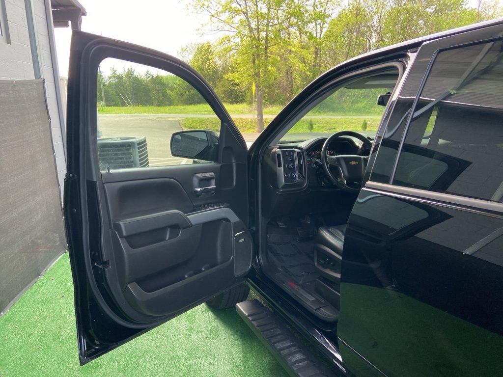 Used 2018 Chevrolet Silverado 1500 LTZ Z71 w/ LTZ Plus Package AWD/4WD image 33
