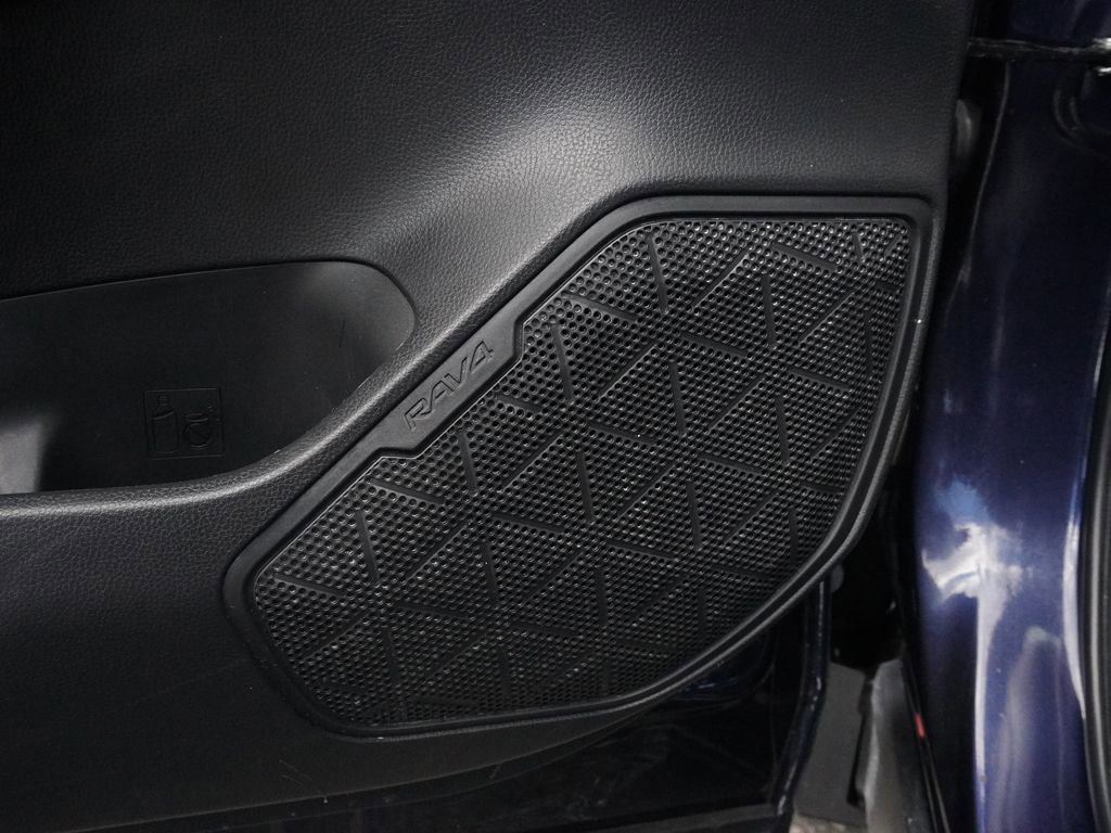 Used 2025 Toyota RAV4 XLE image 28
