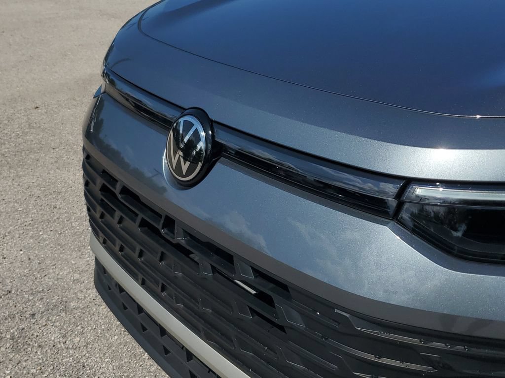 Certified 2026 Volkswagen Tiguan SE FWD image 11