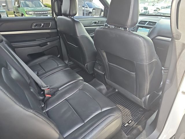Used 2018 Ford Explorer XLT w/ Equipment Group 202A image 11