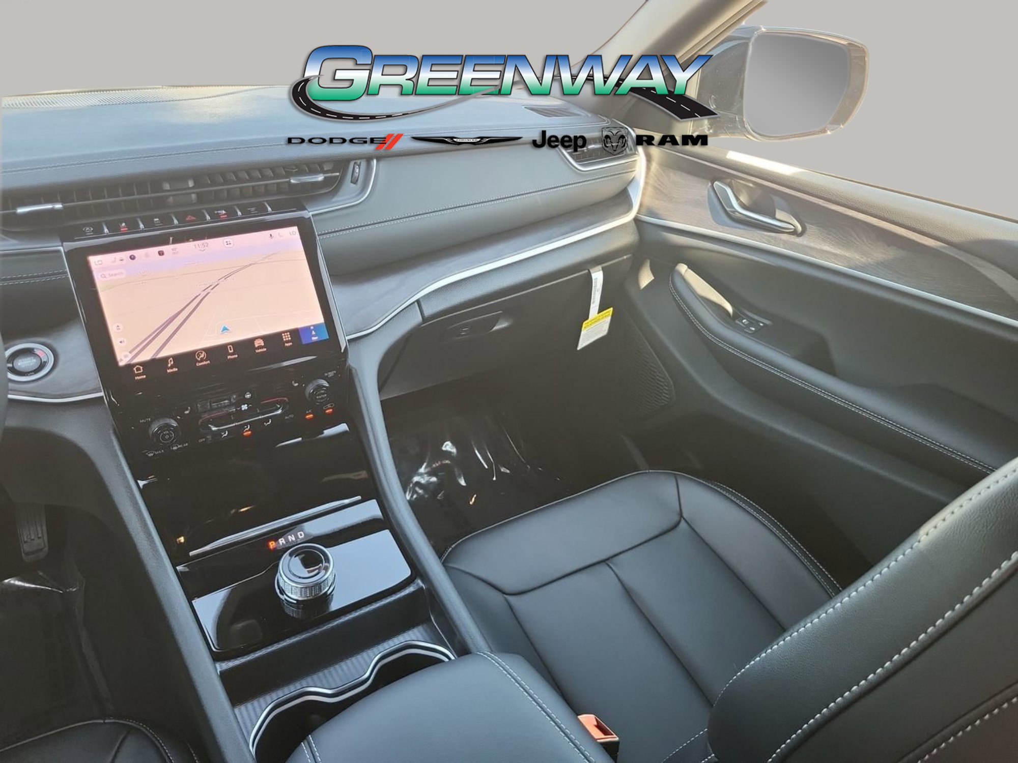 Used 2025 Jeep Grand Cherokee Limited RWD image 15