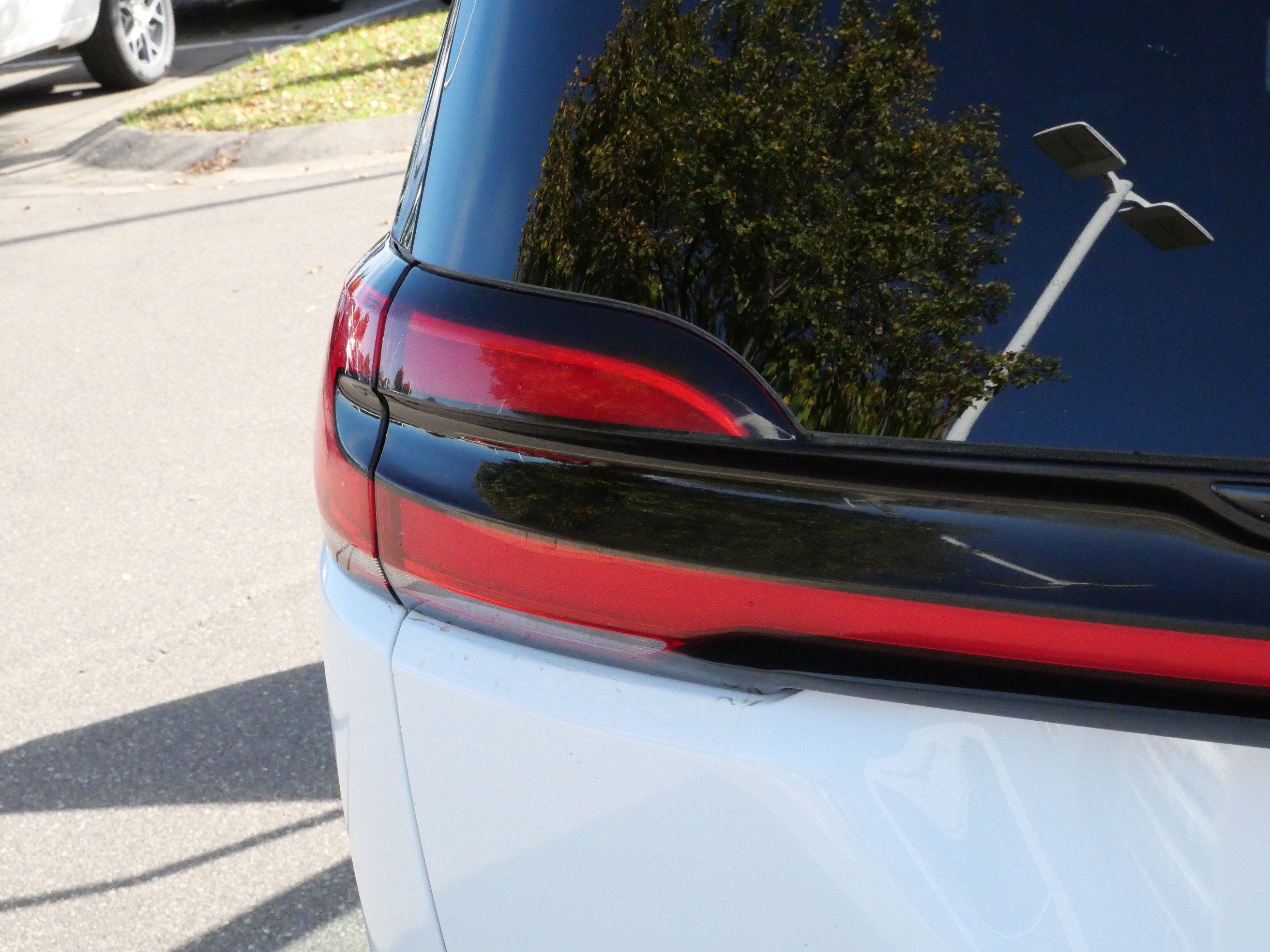 Used 2025 Chrysler Pacifica Limited FWD image 17