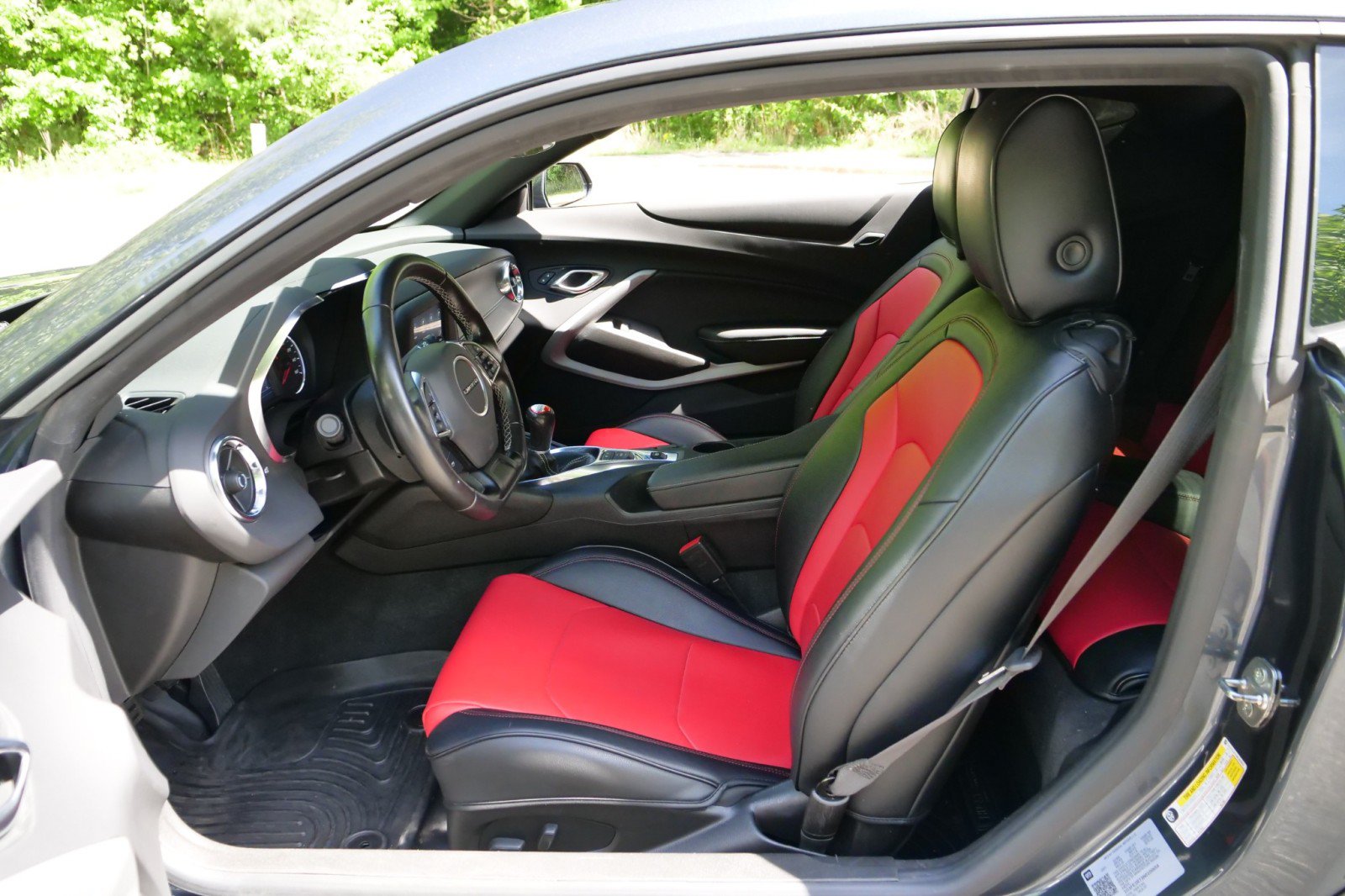 Used 2022 Chevrolet Camaro LT RWD image 22