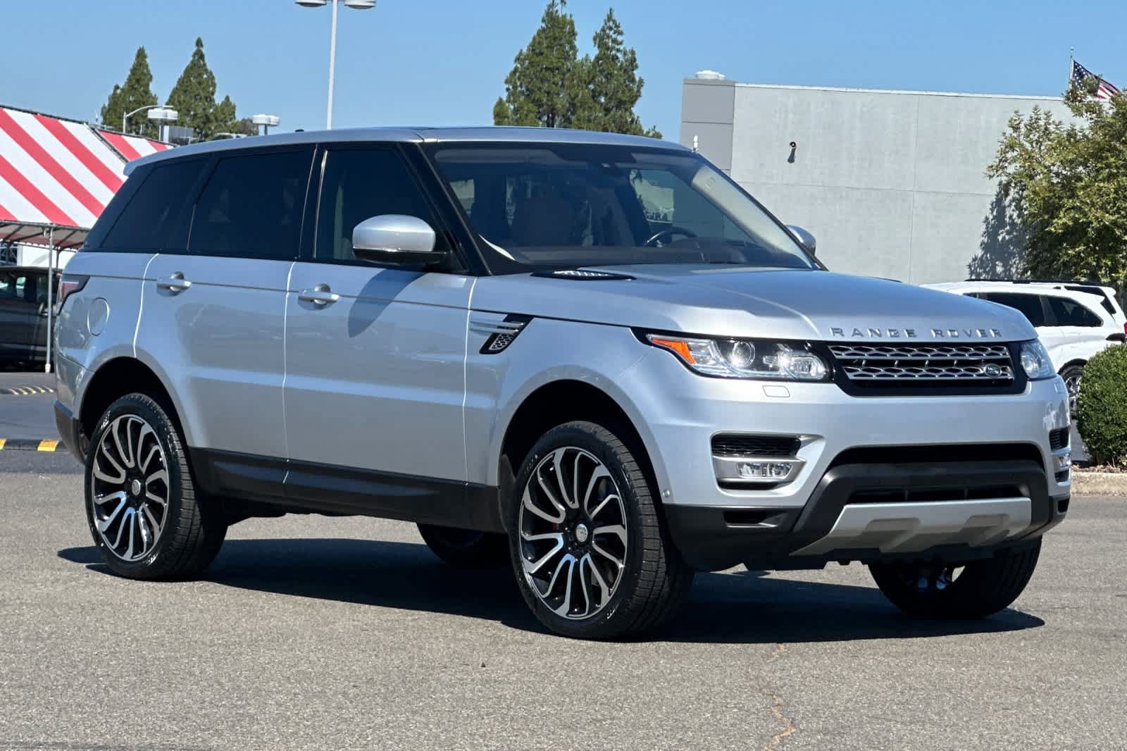 Used 2016 Land Rover Range Rover Sport Supercharged AWD/4WD image 5