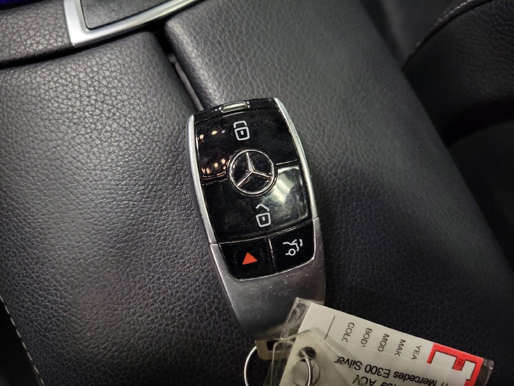Used 2017 Mercedes-Benz E 300 image 21