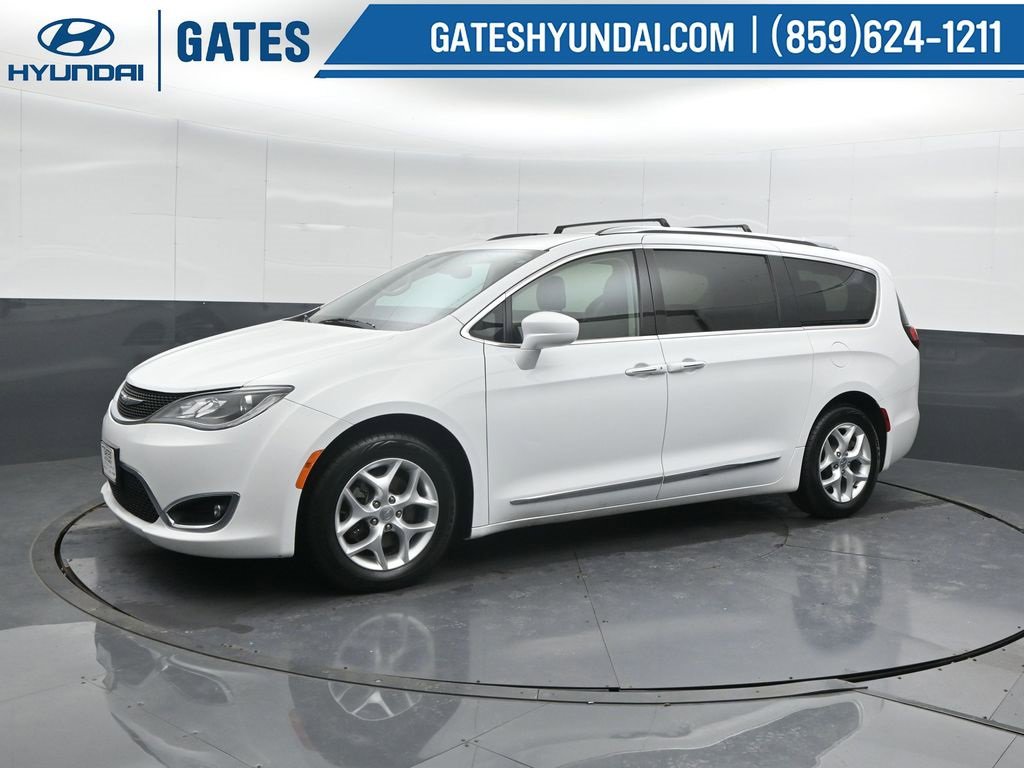 Used 2017 Chrysler Pacifica Touring-L Plus image 7
