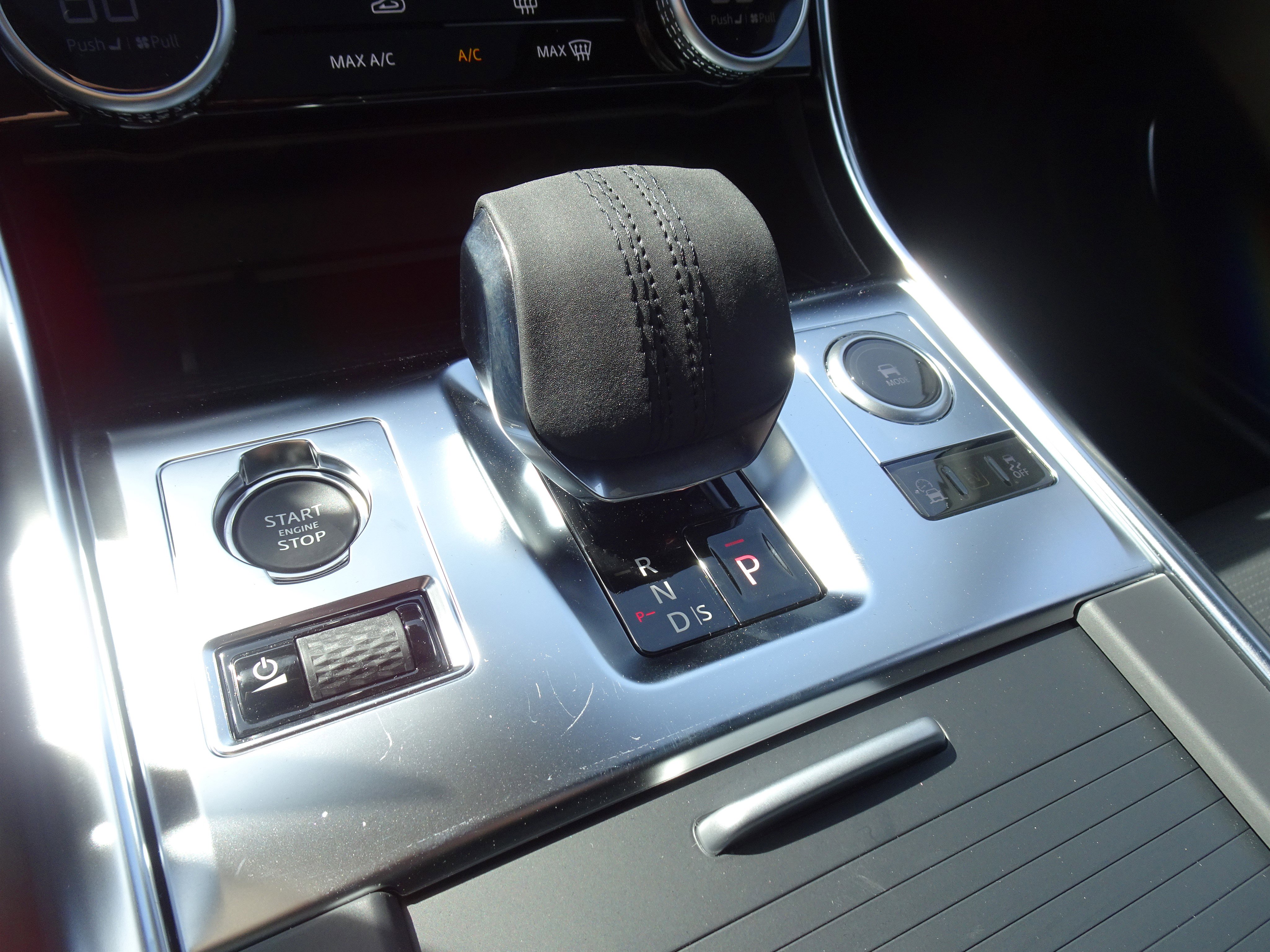 New 2024 Jaguar XF R-Dynamic SE image 25