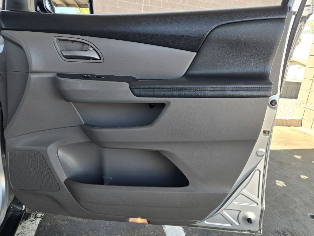 Used 2011 Honda Odyssey EX image 15