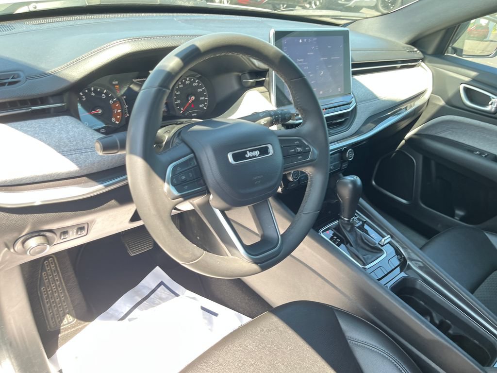 Used 2024 Jeep Compass Latitude AWD/4WD image 14