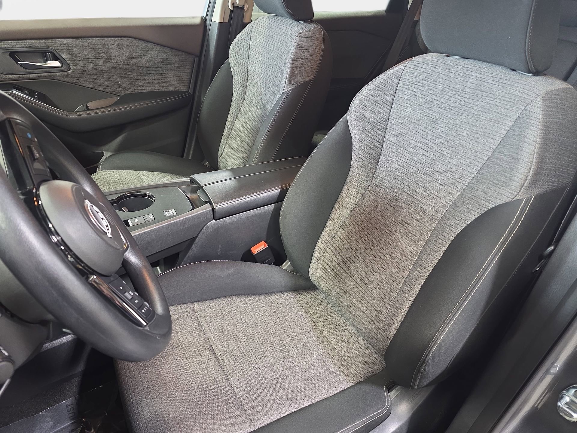 Used 2023 Nissan Rogue SV FWD image 14