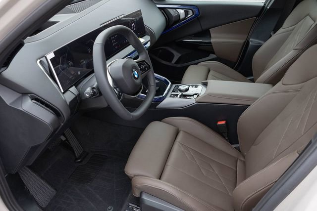 Used 2026 BMW X3 xDrive30 w/ Premium Package image 2