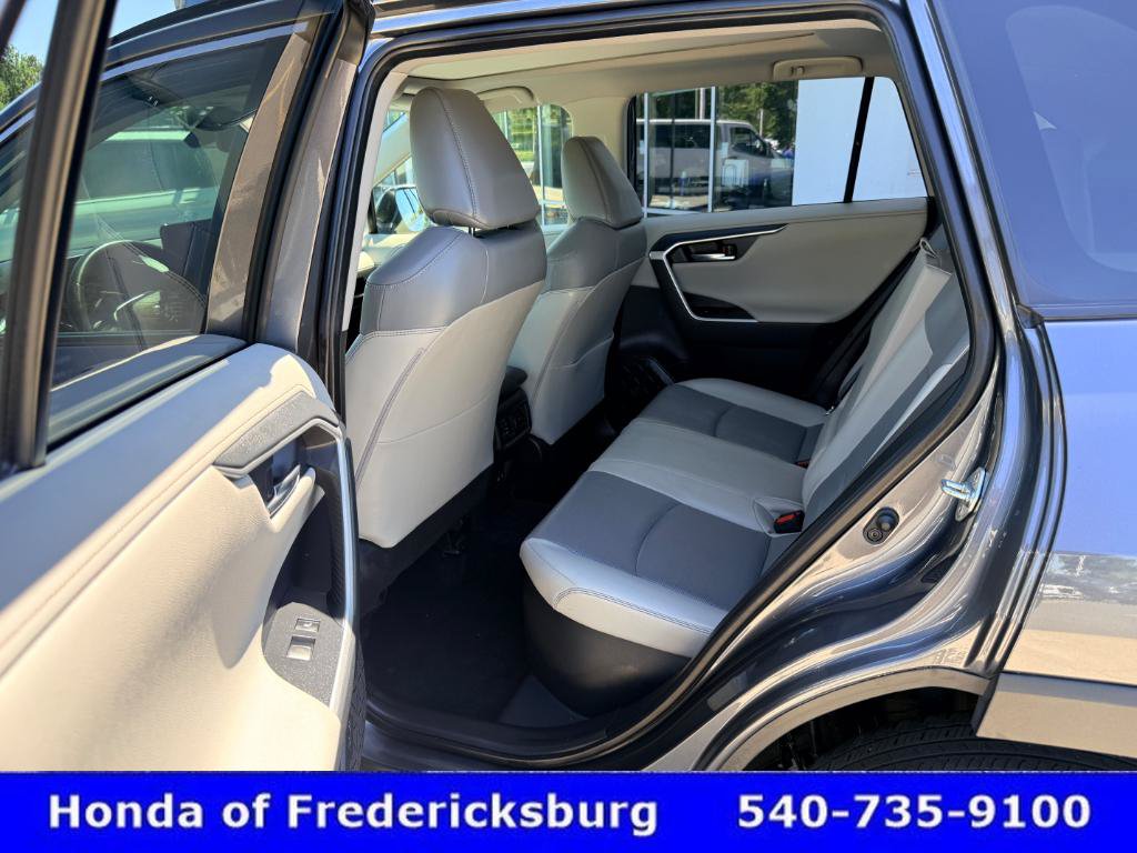 Used 2023 Toyota RAV4 Limited AWD/4WD image 28