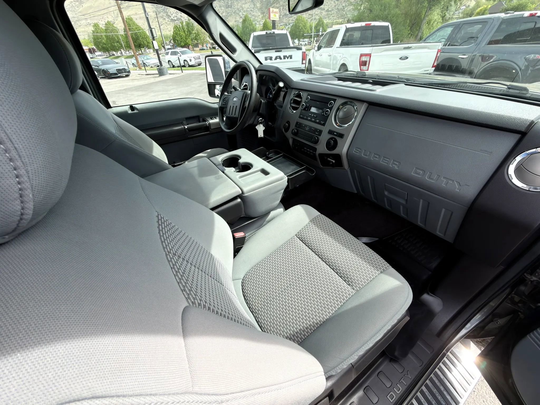 Used 2016 Ford F350 XLT w/ XLT Premium Package AWD/4WD image 8