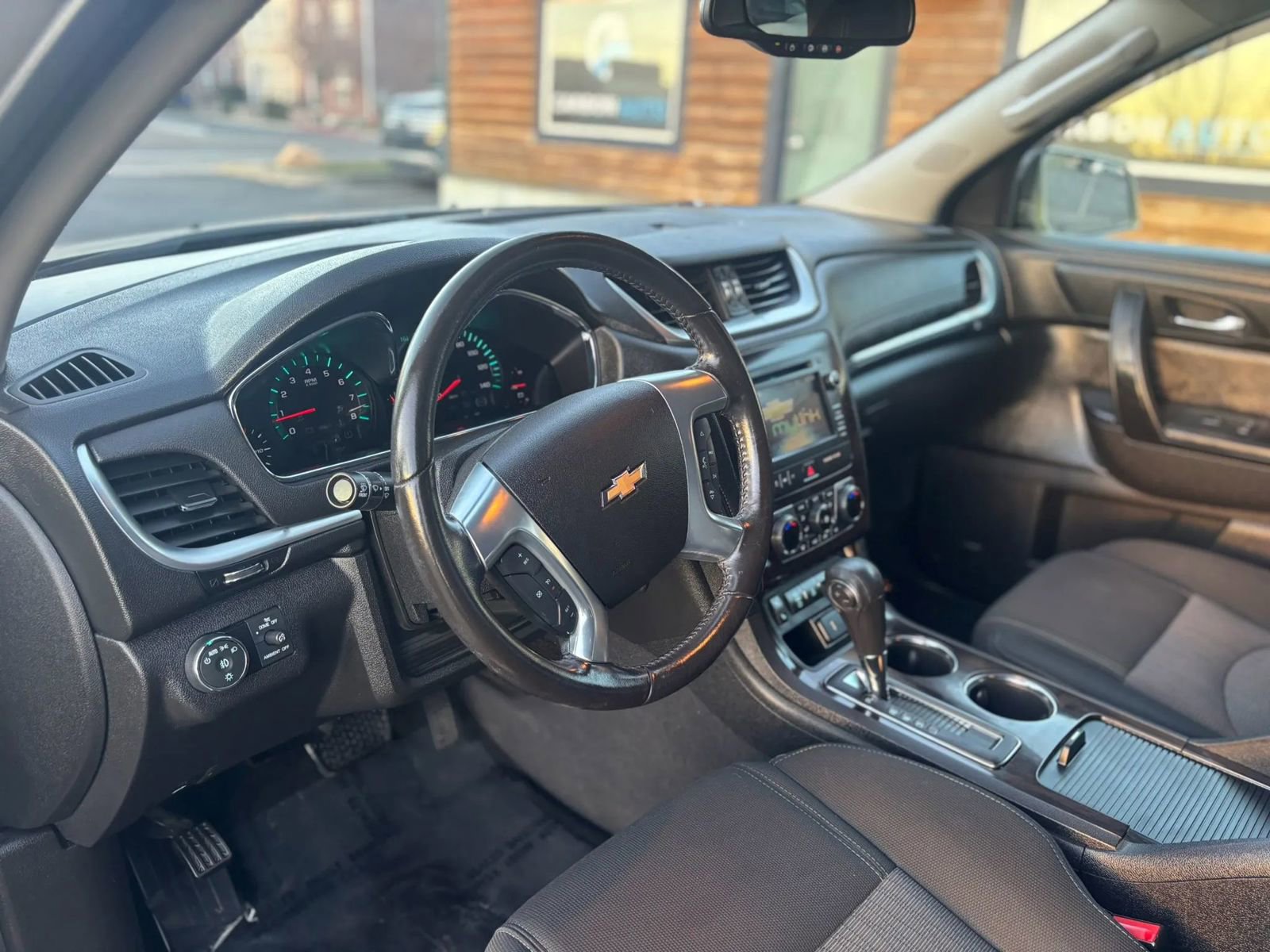 Used 2015 Chevrolet Traverse LT AWD/4WD image 12