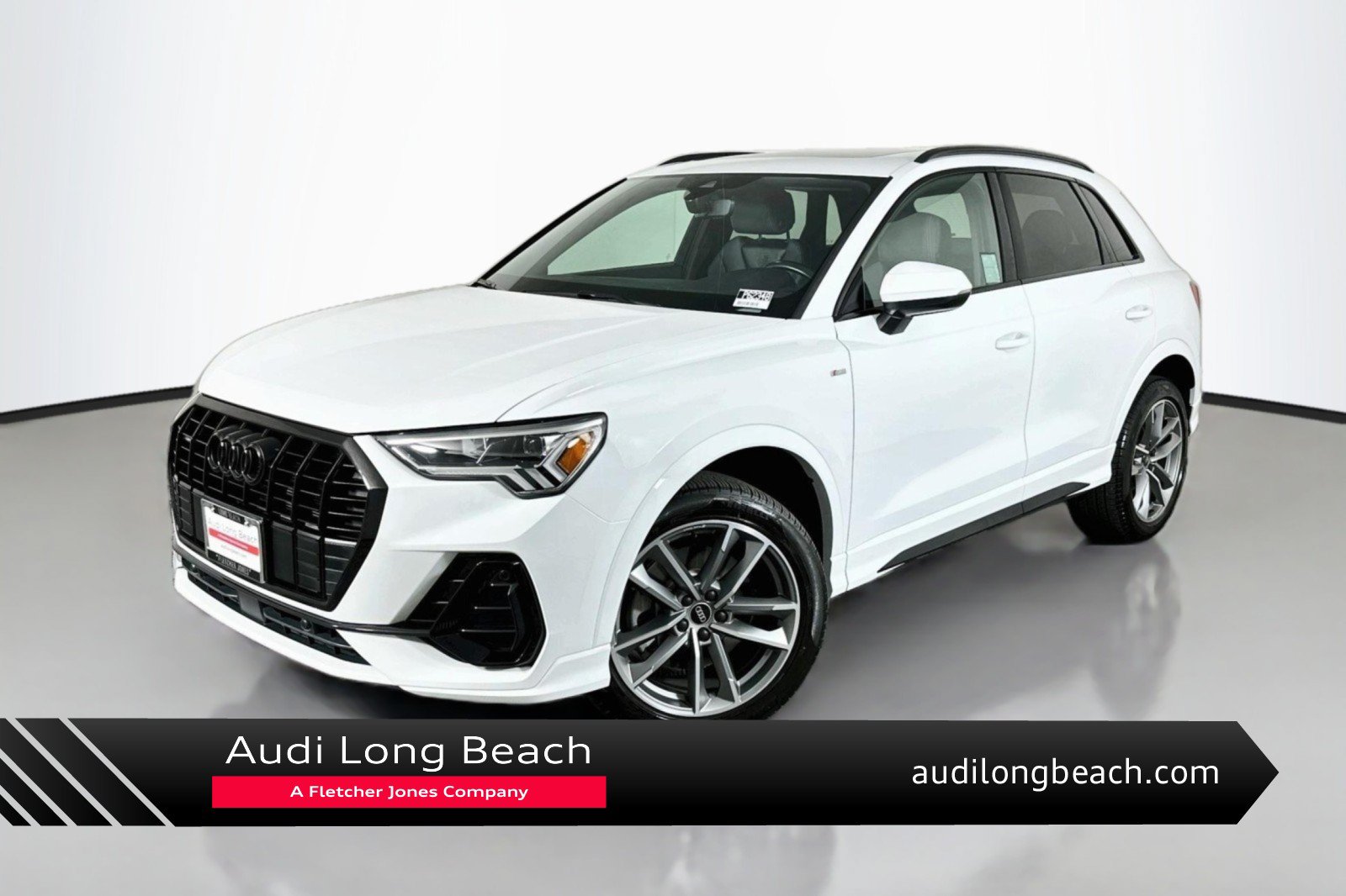 Used 2024 Audi Q3 2.0T Premium w/ Convenience Package AWD/4WD image 1