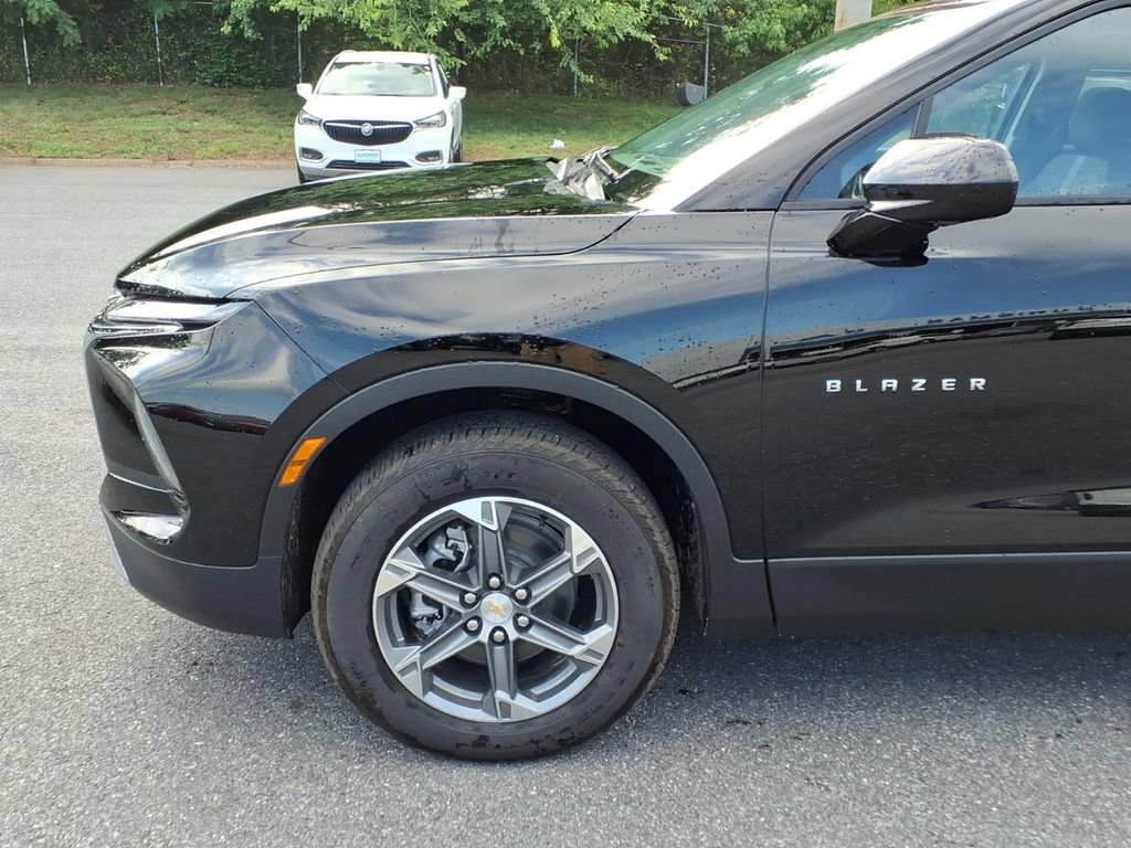 New 2026 Chevrolet Blazer LT w/ Convenience Package FWD image 7