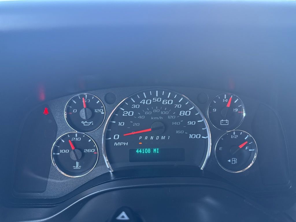 Used 2023 Chevrolet Express 2500 w/ Driver Convenience Package RWD image 19