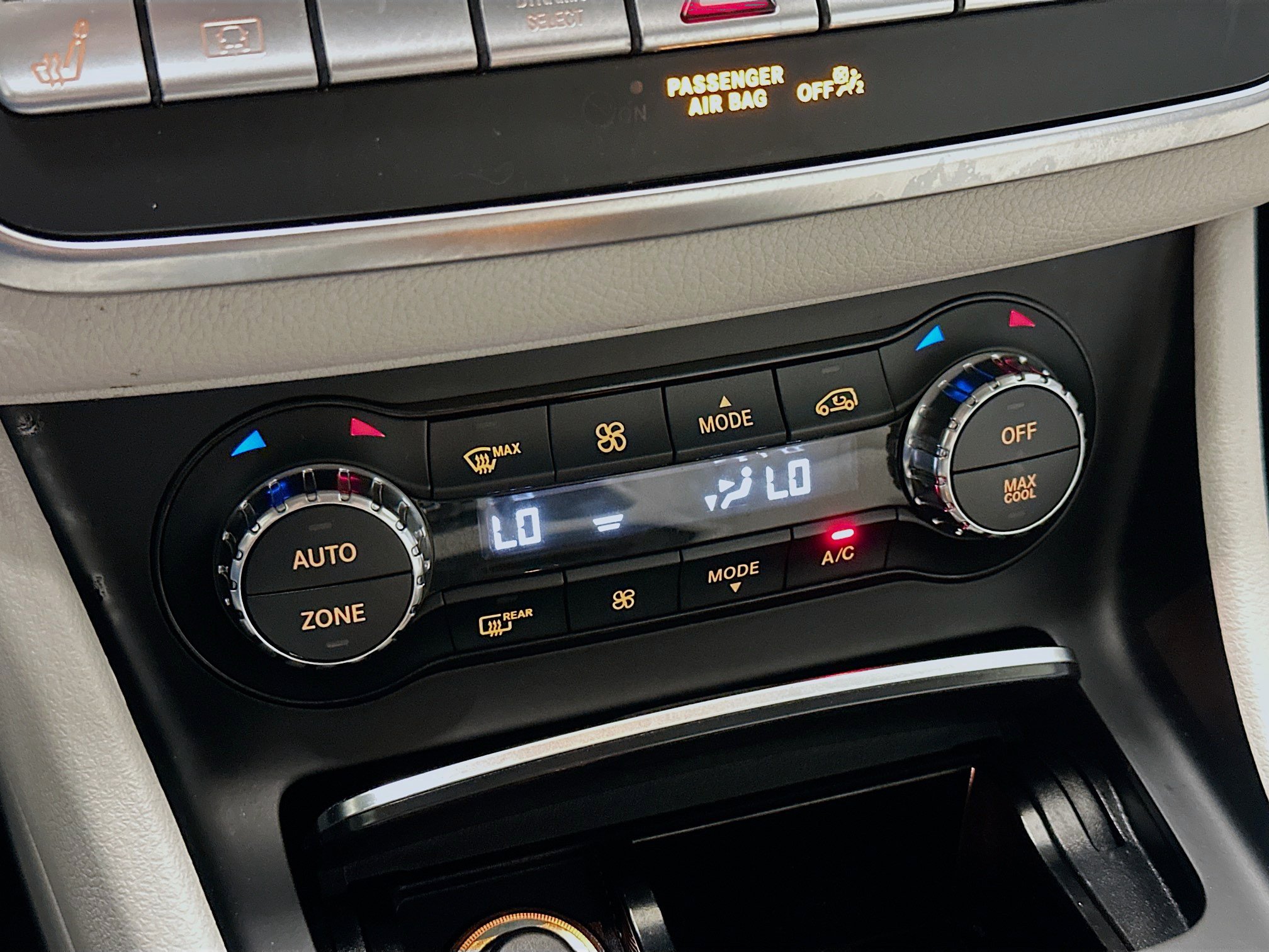 Used 2019 Mercedes-Benz GLA 250 4MATIC image 24