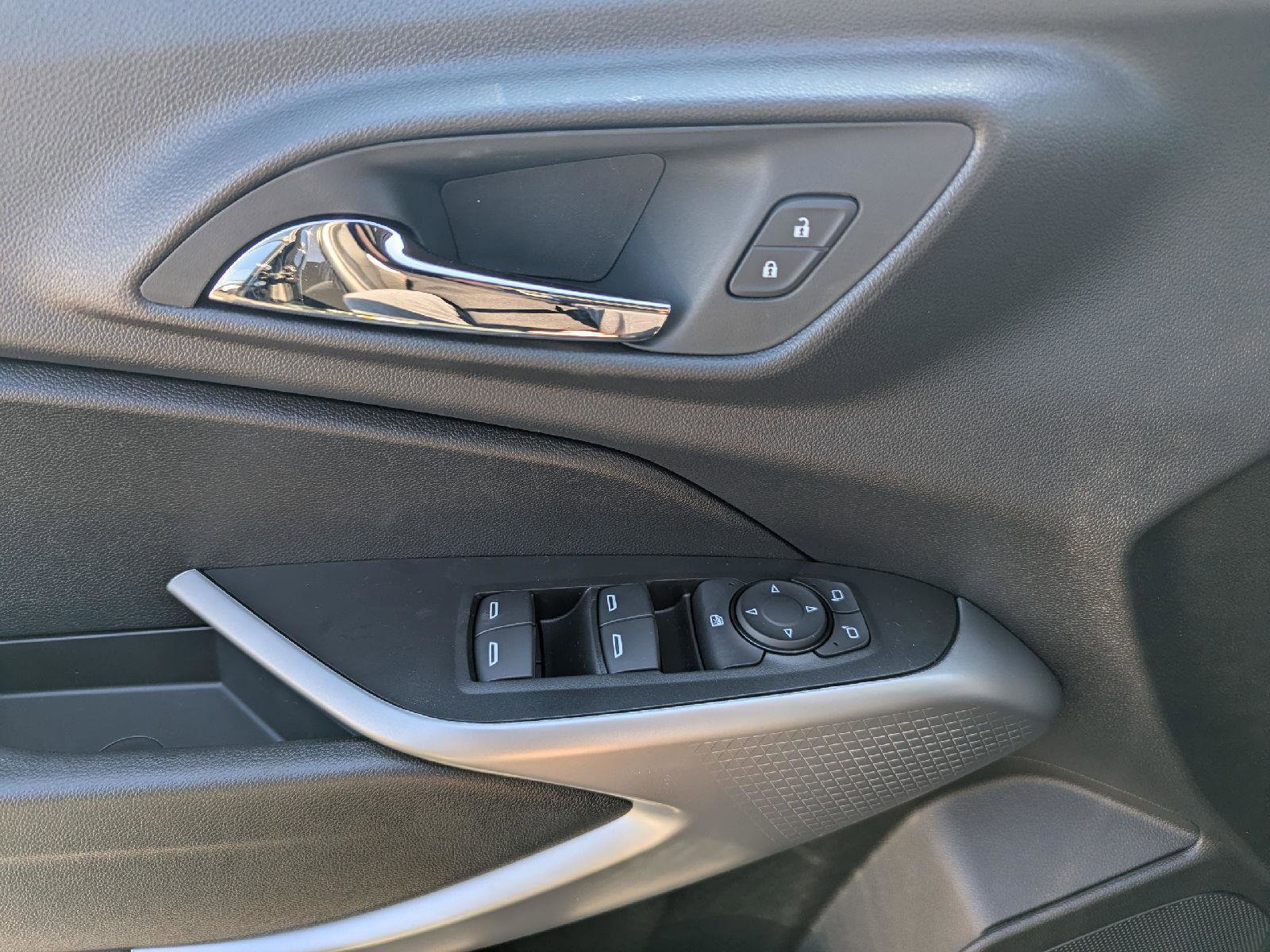 New 2026 Chevrolet Trax RS w/ Sunroof Package image 34