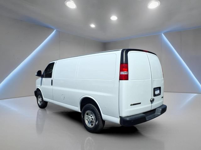 Used 2023 Chevrolet Express 3500 w/ Driver Convenience Package RWD image 9