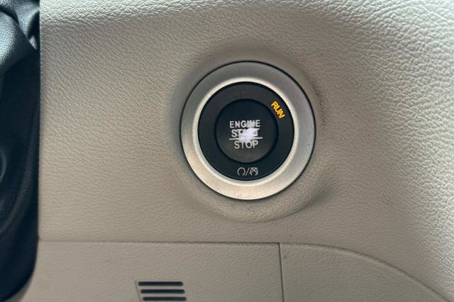 Used 2018 Chrysler Pacifica Touring-L FWD image 19