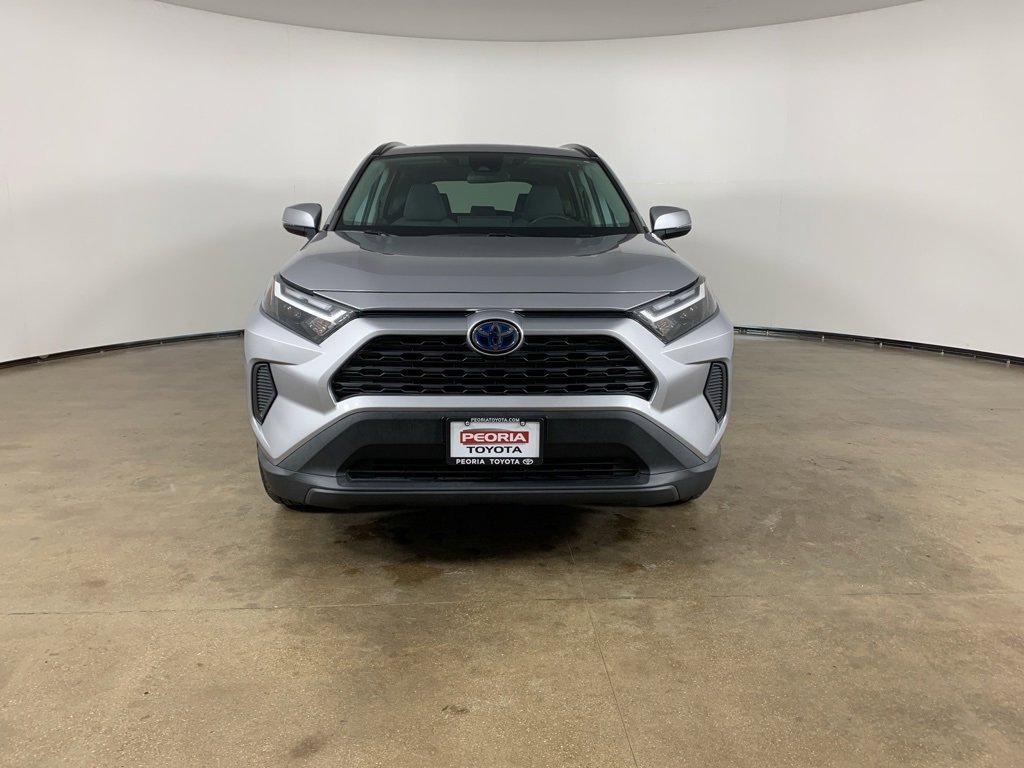 Used 2022 Toyota RAV4 XLE w/ Convenience Package image 3